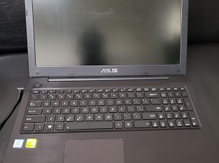 Laptop Asus x556u